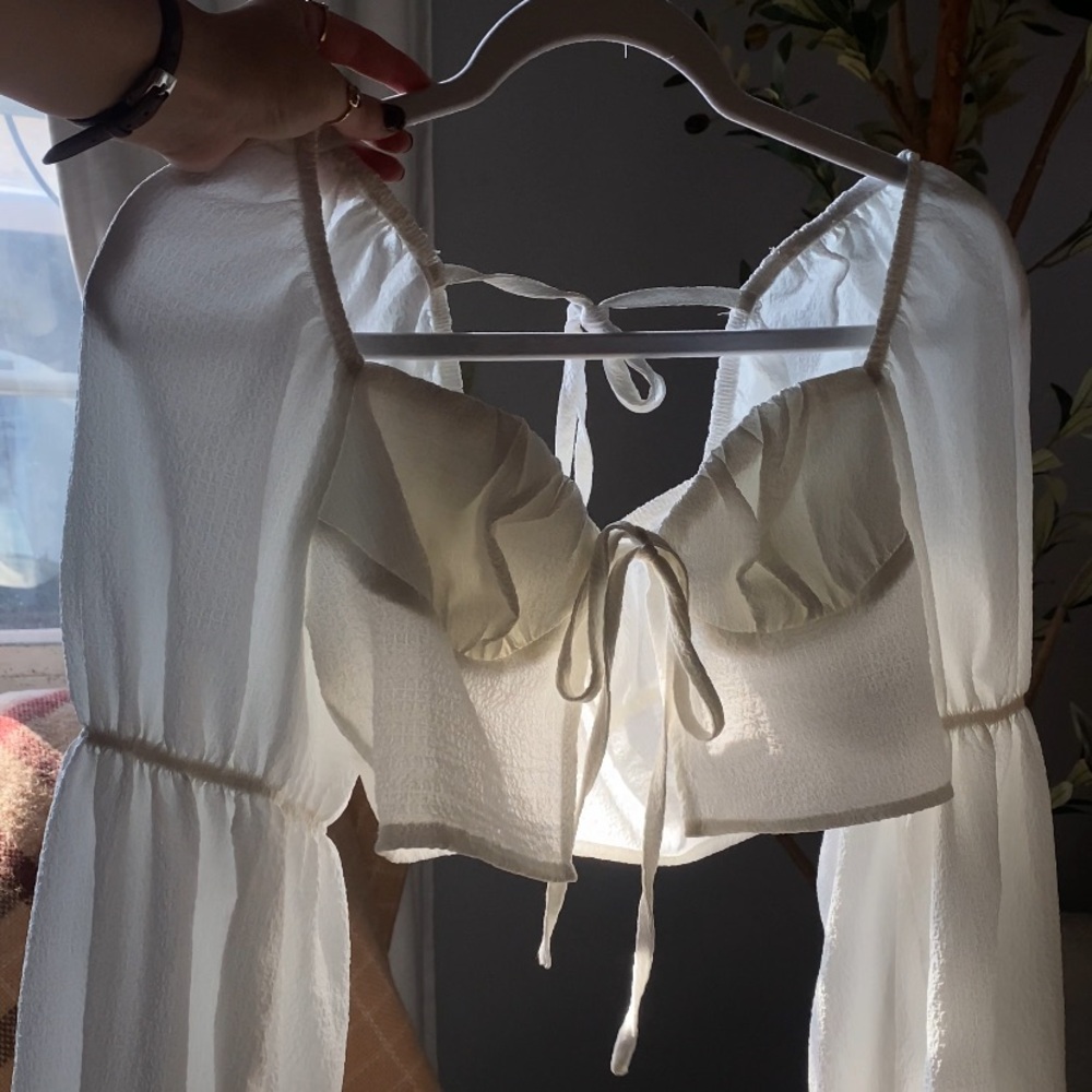 SHEIN White flowy top with Tie Detail